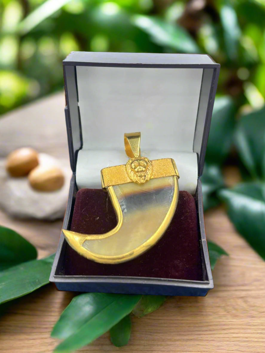 LION FACE NAIL PENDANT FOR MEN