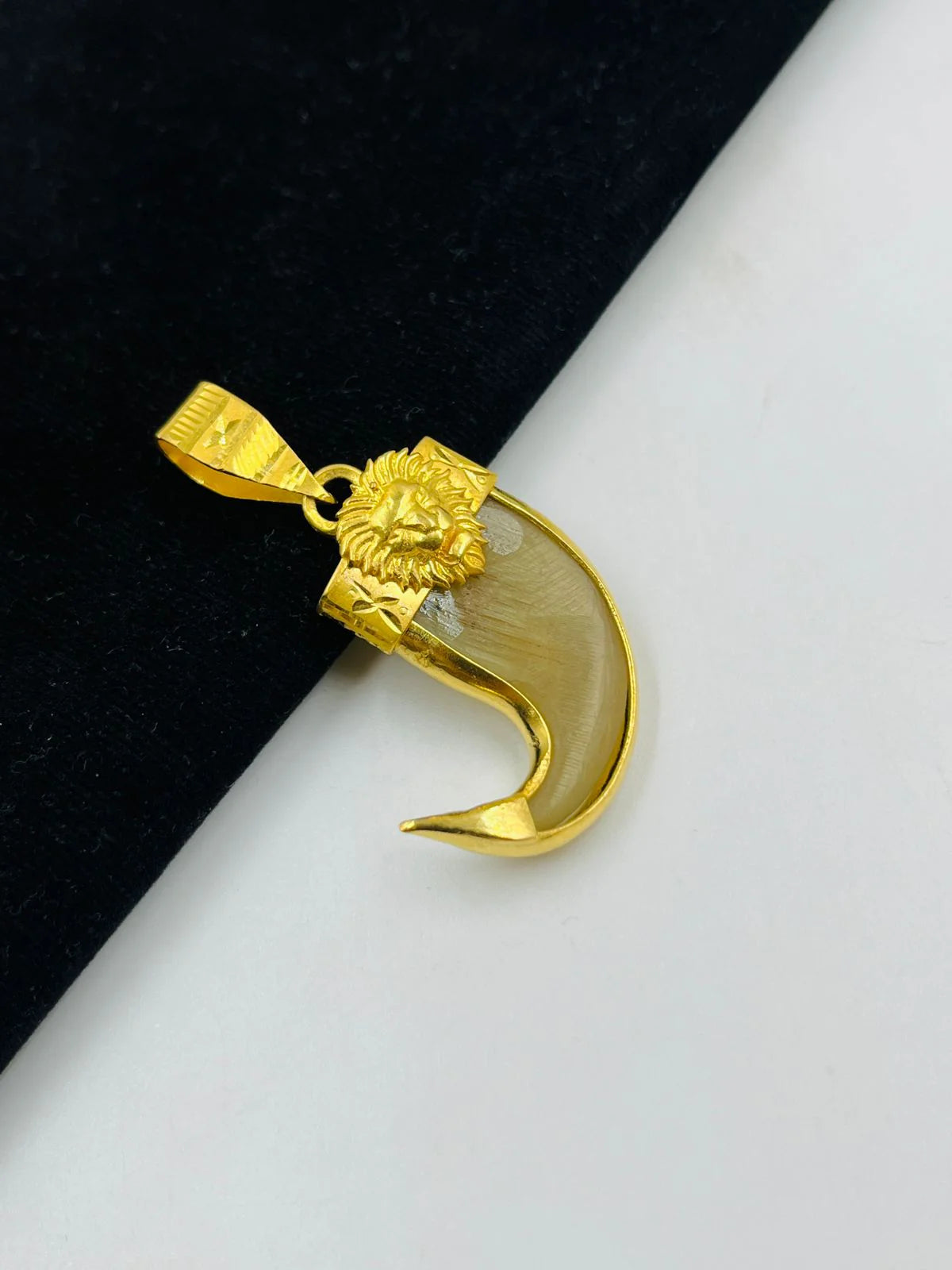 1 GRAM GOLD LION NAIL PENDANT FOR MEN DESIGN